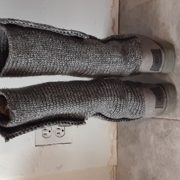 UGG  boots  size  6 women - Picture 4 of 5